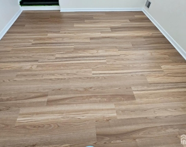 405 Cobblestone Court - Photo Thumbnail 35