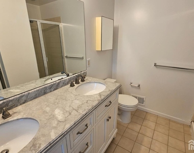 405 Cobblestone Court - Photo Thumbnail 20
