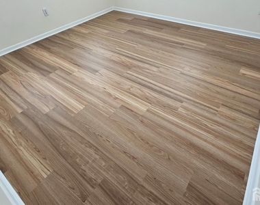 405 Cobblestone Court - Photo Thumbnail 34