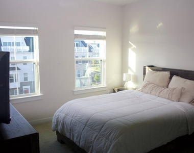 1697 Dunnington Place - Photo Thumbnail 37