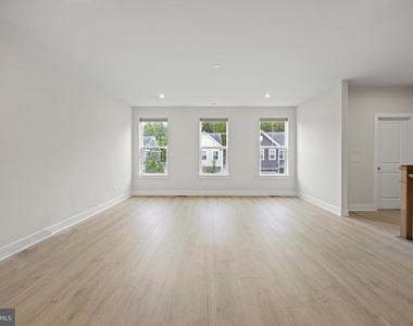 1548 Meadowlark Glen Road - Photo Thumbnail 13