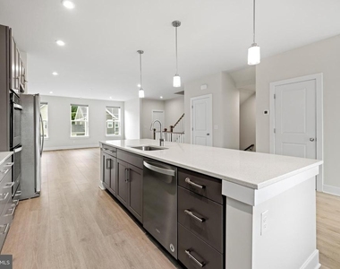 1548 Meadowlark Glen Road - Photo Thumbnail 17