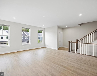 1548 Meadowlark Glen Road - Photo Thumbnail 12