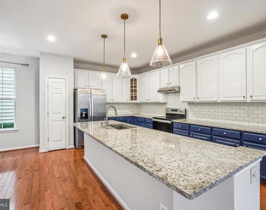 9305 Sumner Lake Boulevard - Photo Thumbnail 10