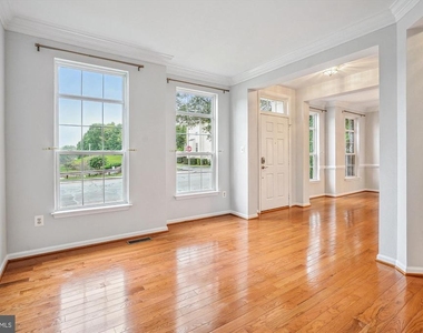 9305 Sumner Lake Boulevard - Photo Thumbnail 2