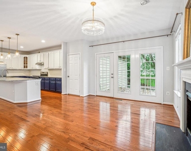 9305 Sumner Lake Boulevard - Photo Thumbnail 9