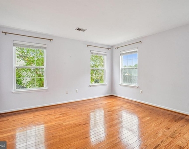 9305 Sumner Lake Boulevard - Photo Thumbnail 17
