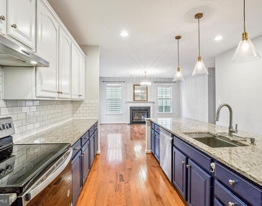 9305 Sumner Lake Boulevard - Photo Thumbnail 12