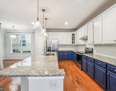 9305 Sumner Lake Boulevard - Photo Thumbnail 11