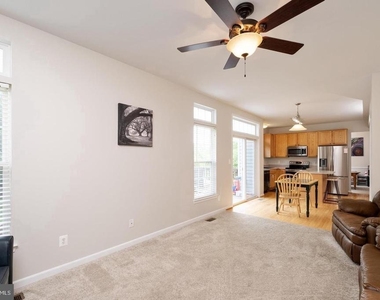 662 Holly Hill Dr - Photo Thumbnail 6