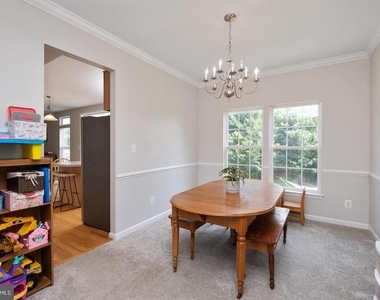 662 Holly Hill Dr - Photo Thumbnail 8