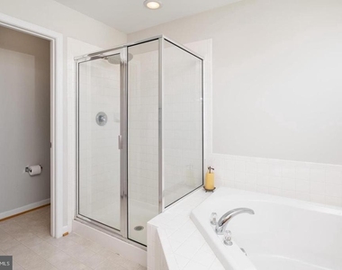 662 Holly Hill Dr - Photo Thumbnail 14