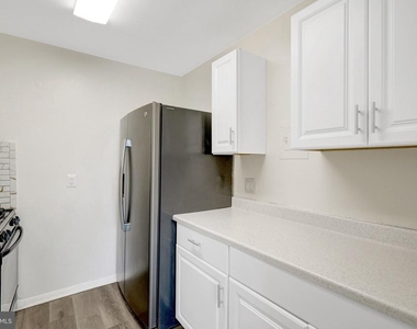2904 Kings Chapel Road - Photo Thumbnail 4
