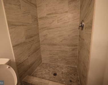 2400 Ansdel Court - Photo Thumbnail 11