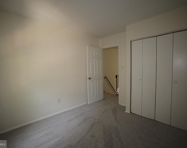 2400 Ansdel Court - Photo Thumbnail 15