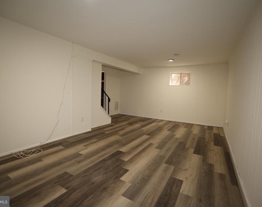 2400 Ansdel Court - Photo Thumbnail 16