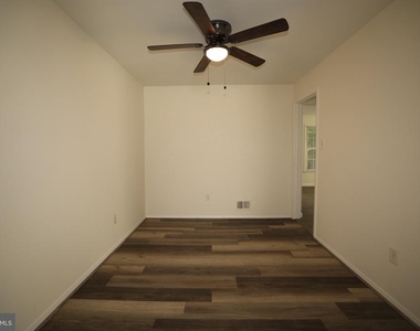 2400 Ansdel Court - Photo Thumbnail 8