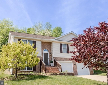 103 Mummert Circle - Photo Thumbnail 1