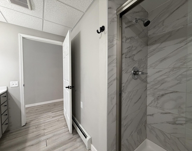 138 Fulton Street E - Photo Thumbnail 11