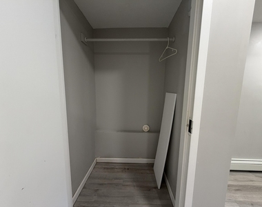 138 Fulton Street E - Photo Thumbnail 10