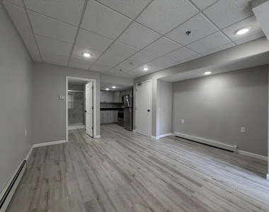 138 Fulton Street E - Photo Thumbnail 4