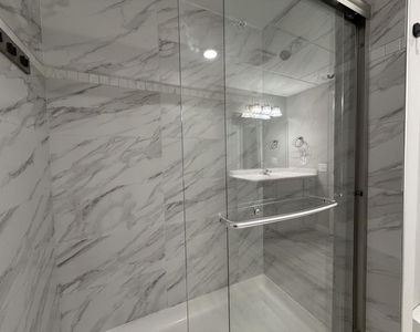 138 Fulton Street E - Photo Thumbnail 8