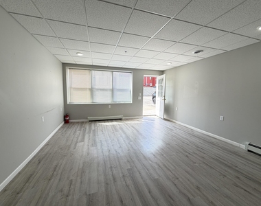 138 Fulton Street E - Photo Thumbnail 5