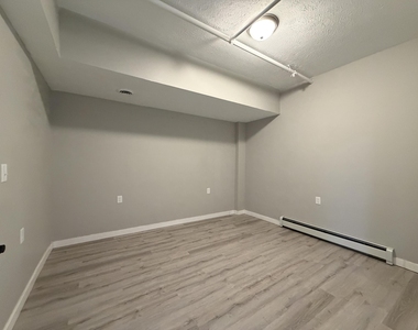 138 Fulton Street E - Photo Thumbnail 12