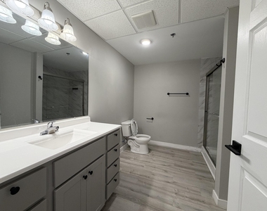 138 Fulton Street E - Photo Thumbnail 7