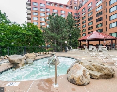 1021 Arlington Boulevard - Photo Thumbnail 16