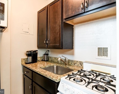 1021 Arlington Boulevard - Photo Thumbnail 5