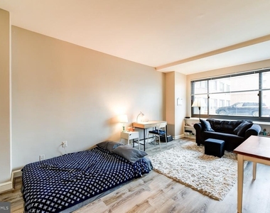 1021 Arlington Boulevard - Photo Thumbnail 1
