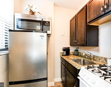1021 Arlington Boulevard - Photo Thumbnail 4
