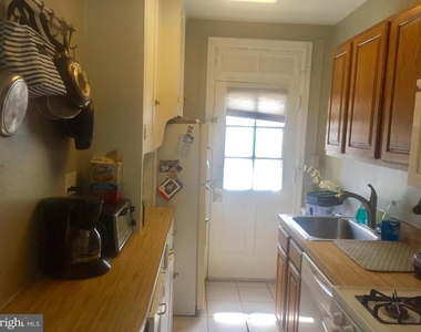2031 Locust Street - Photo Thumbnail 2