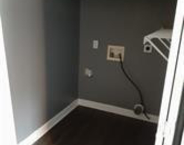 101-b Laura Lane - Photo Thumbnail 5