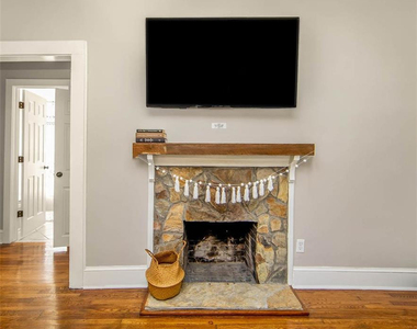 524 Pearl Street - Photo Thumbnail 2