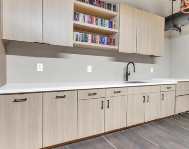 1801 Market Street - Photo Thumbnail 14