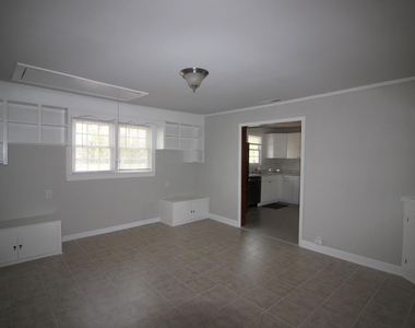 212 N Main Street - Photo Thumbnail 7