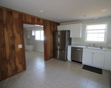 212 N Main Street - Photo Thumbnail 11