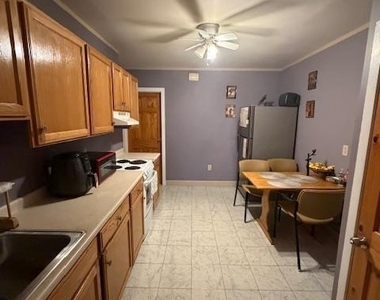 1422 Fanshawe Street - Photo Thumbnail 1