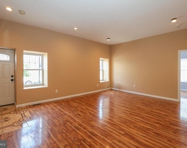 3350 Conrad Street - Photo Thumbnail 3