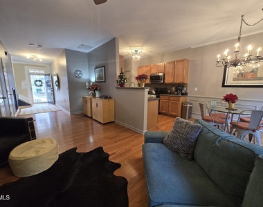 202 Storemont Way - Photo Thumbnail 6