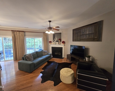202 Storemont Way - Photo Thumbnail 5