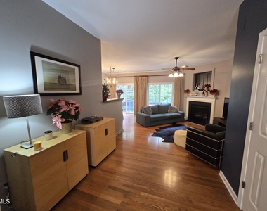 202 Storemont Way - Photo Thumbnail 4