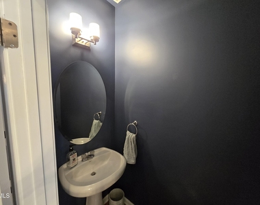 202 Storemont Way - Photo Thumbnail 12