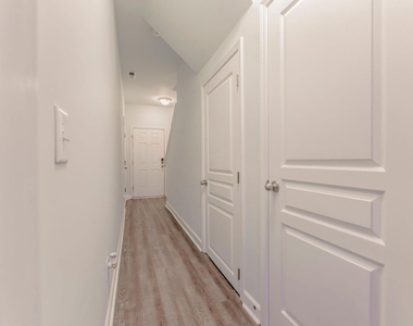 713 Samuel Cary Drive - Photo Thumbnail 5