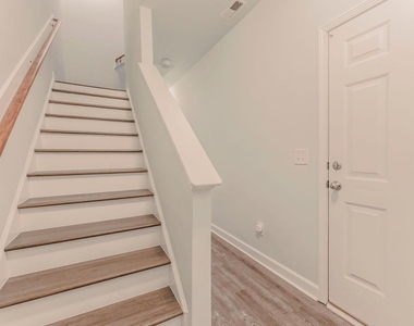 713 Samuel Cary Drive - Photo Thumbnail 3