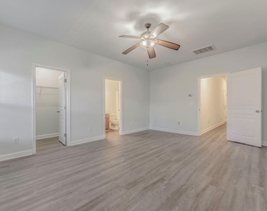 713 Samuel Cary Drive - Photo Thumbnail 9