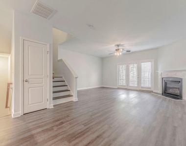 713 Samuel Cary Drive - Photo Thumbnail 8