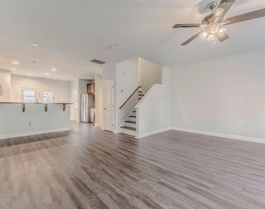 713 Samuel Cary Drive - Photo Thumbnail 12